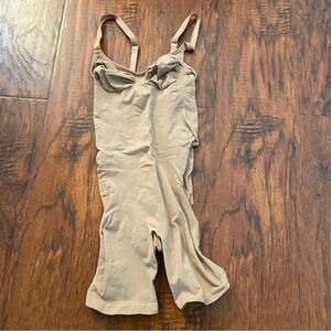 Skims bodysuit mid thigh shapewear